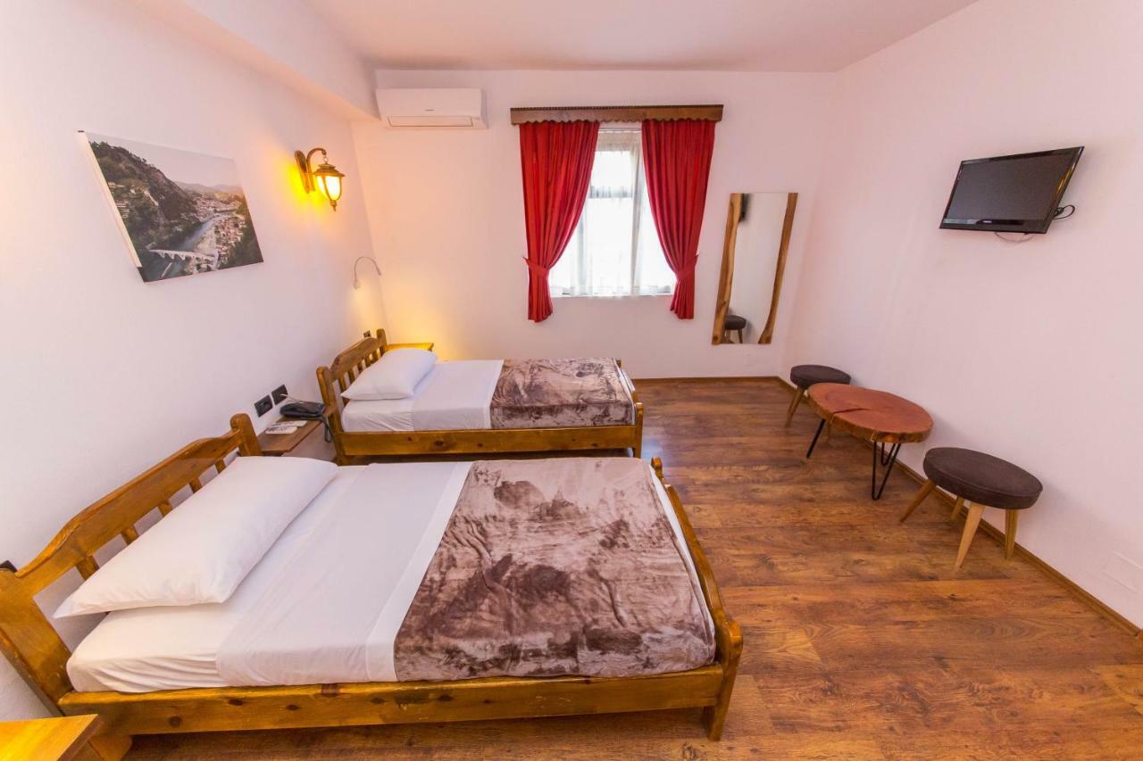 Heraklis Hotel بيرات الغرفة الصورة